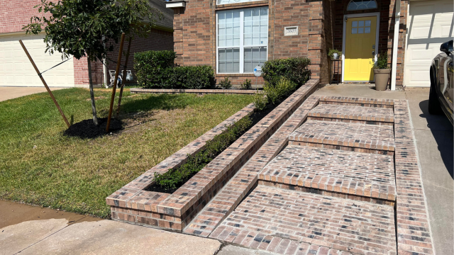 Brick Steps With Planter Installation | Greener LawnScapes