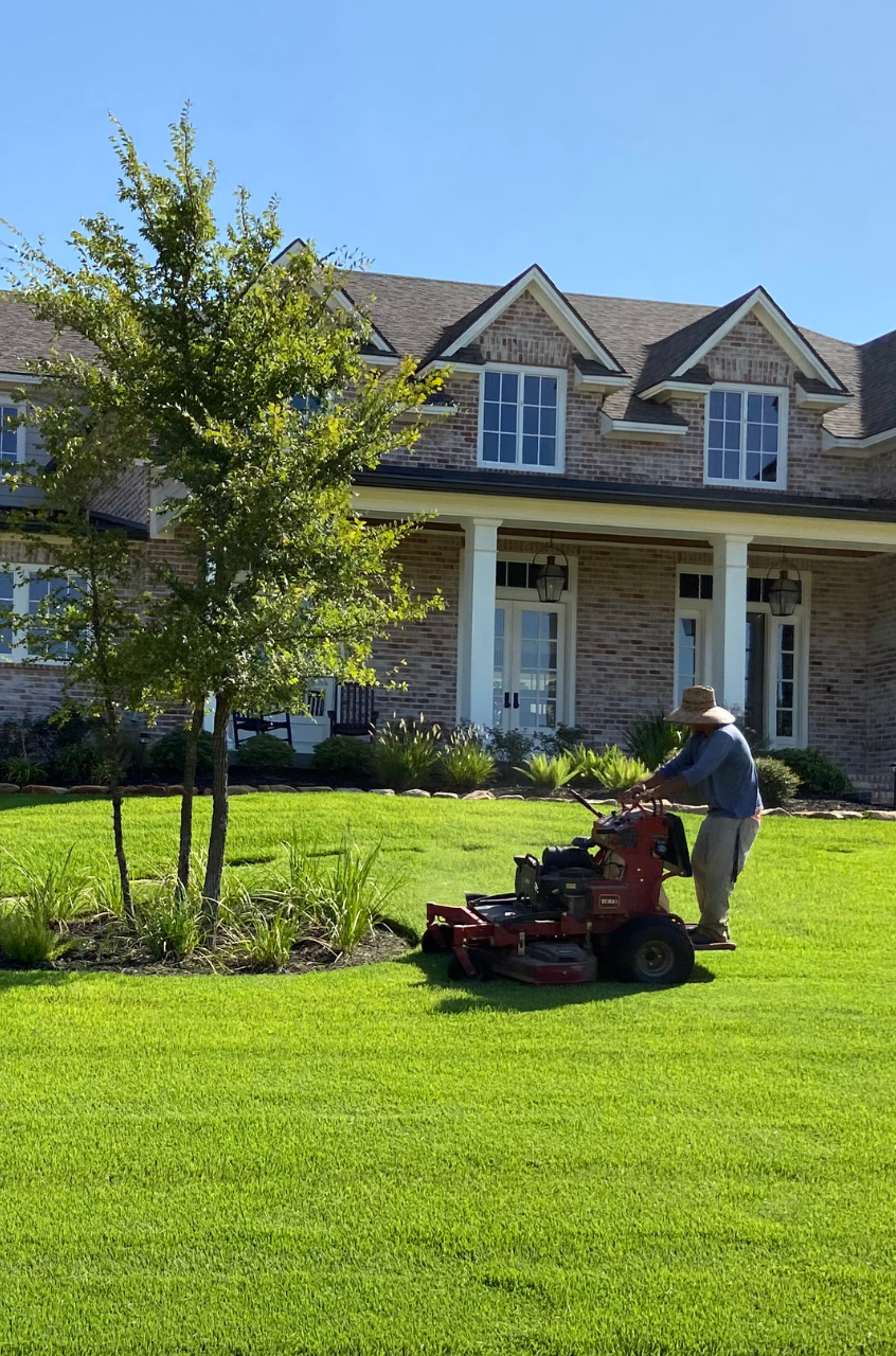 Professional Mowing Maintenance | Greener LawnScapes